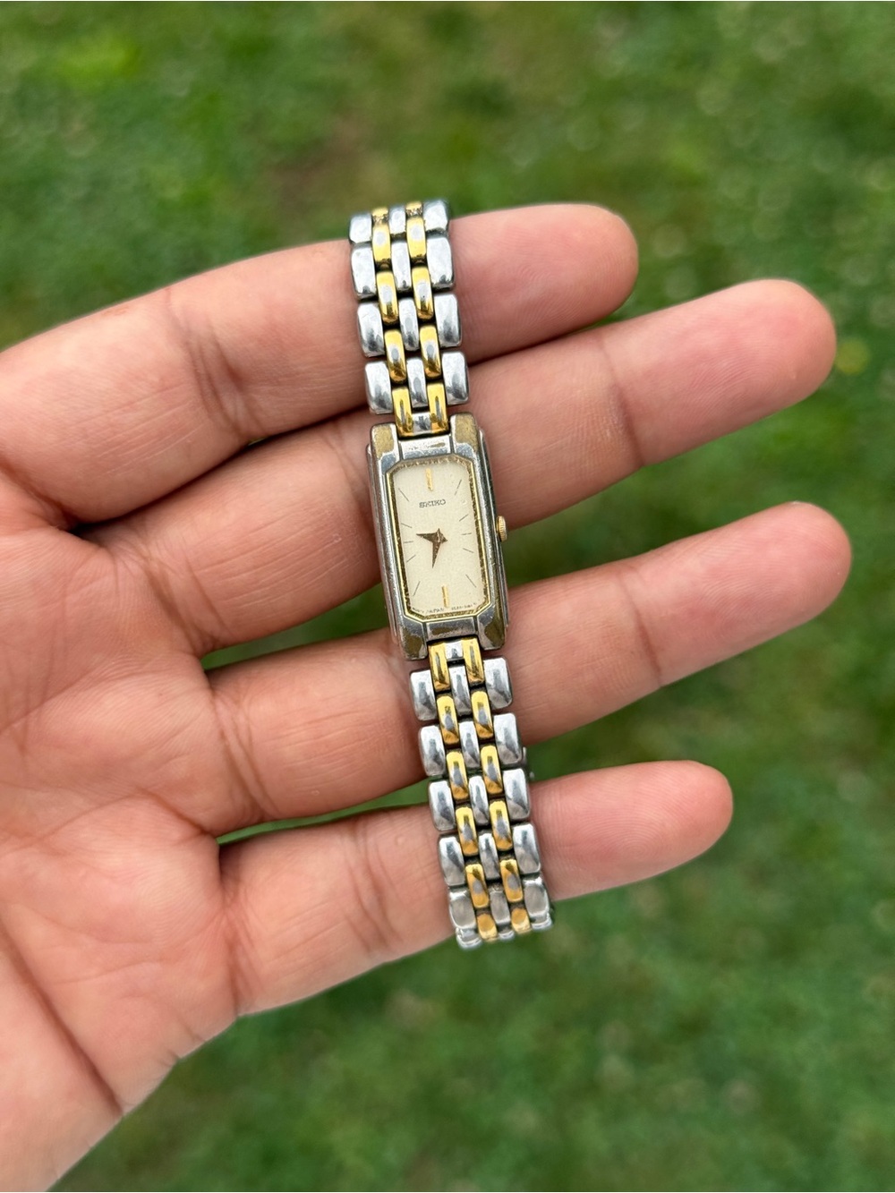 Seiko vintage Two-Tone Women's Bracelet Watch - Gold & Silver - Picture 2 of 10